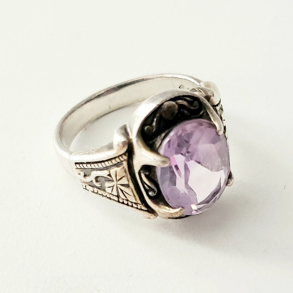 Amethyst and Sterling Silver Ring - Picture 1 of 8